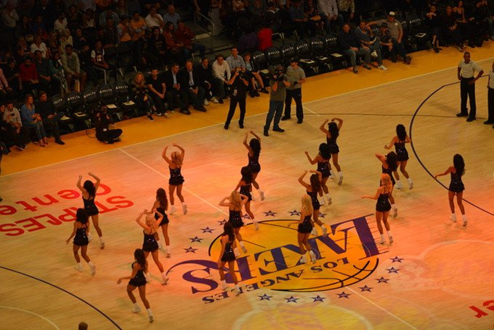 充足空间进 充足空间进